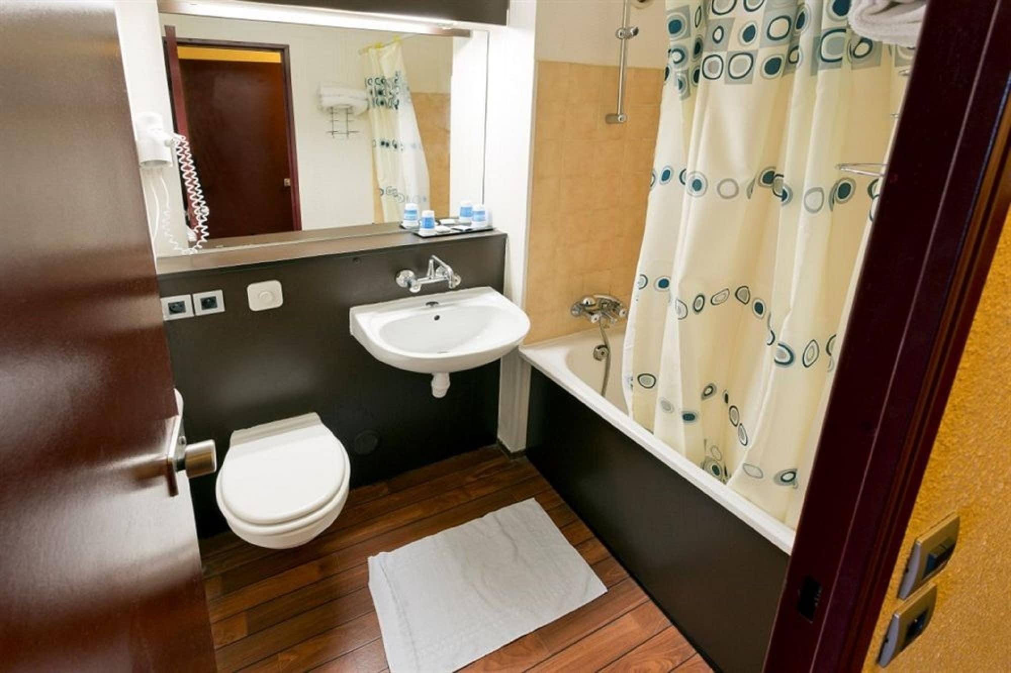 Ibis Styles Paris Hippodrome De Vincennes Hotel Joinville-le-Pont Exterior photo